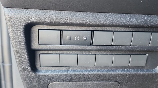 Vehicle image 22 of 32
