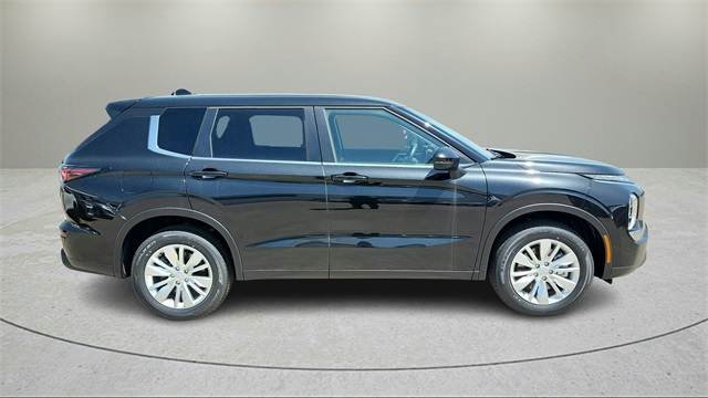 Vehicle image 4 of 32