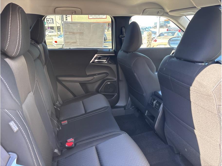 2025 Mitsubishi Outlander ES Image 9 of 27