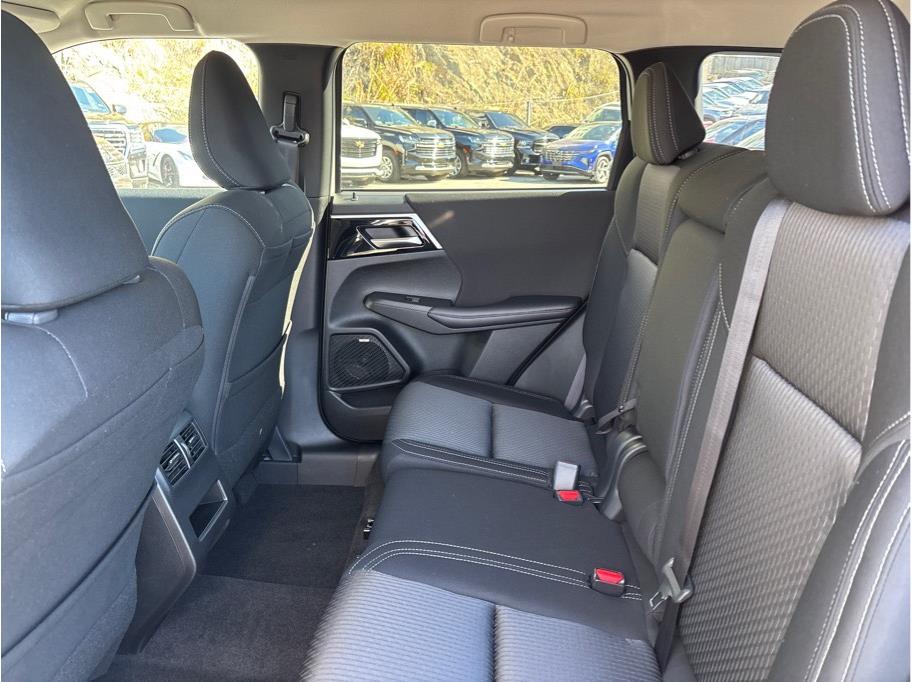 2025 Mitsubishi Outlander ES Image 11 of 27