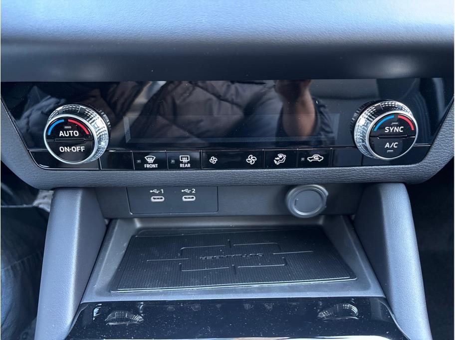 2025 Mitsubishi Outlander ES Image 26 of 27