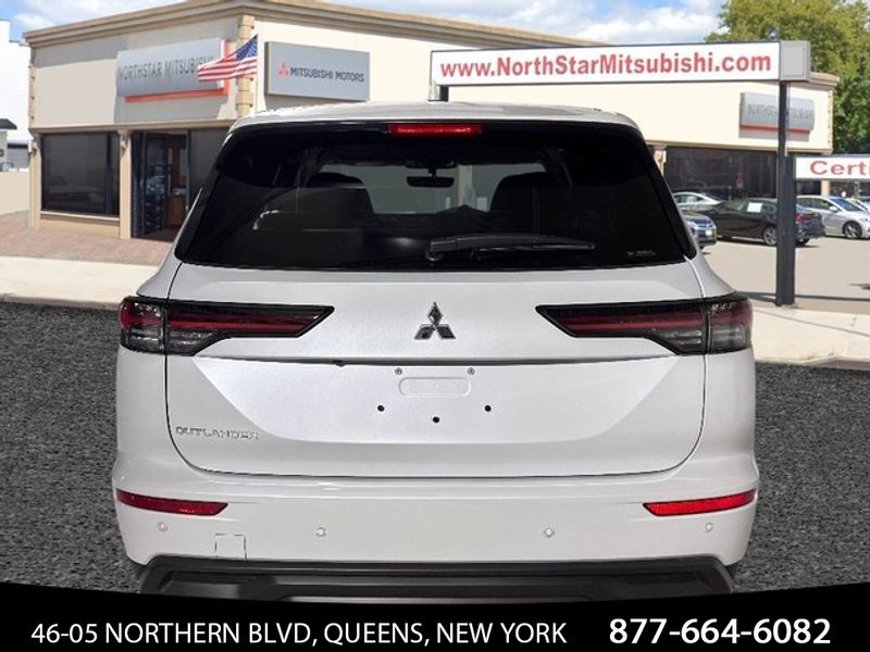 Vehicle image 6 of 33