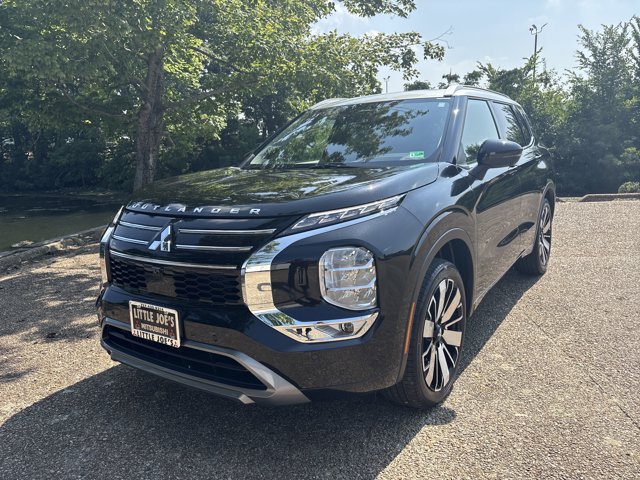 Vehicle image 2 of 14