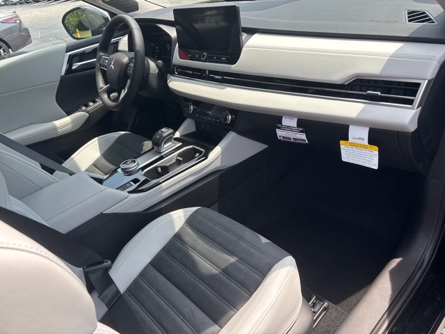 Vehicle image 15 of 28