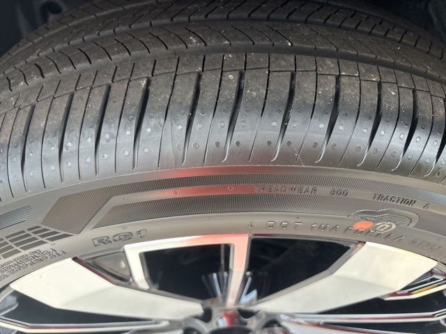 Vehicle image 10 of 28