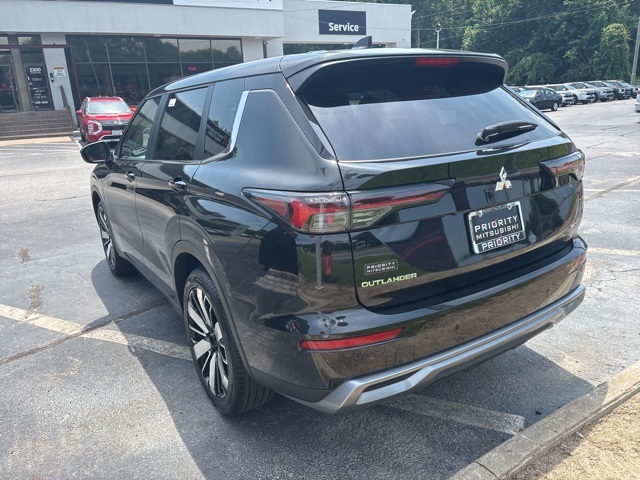 Vehicle image 8 of 28