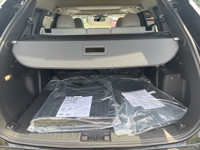 Vehicle image 11 of 28
