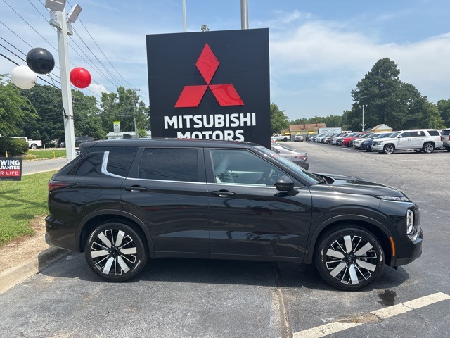 Vehicle image 5 of 28