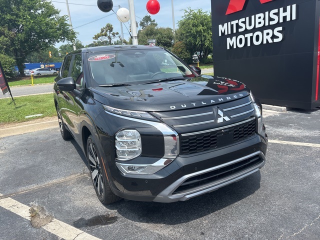 Vehicle image 4 of 28
