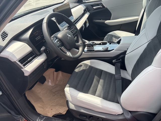 Vehicle image 26 of 28