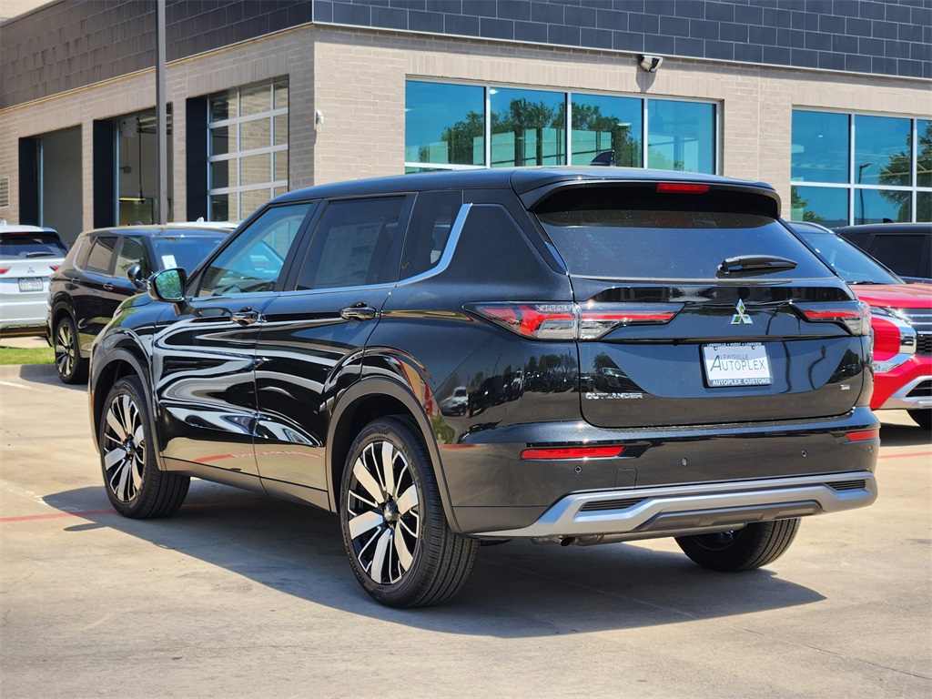 Vehicle image 4 of 22
