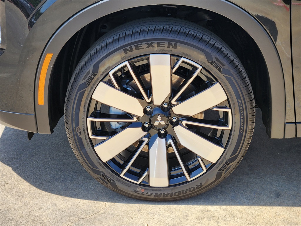 Vehicle image 9 of 22