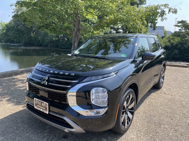 Vehicle image 1 of 14