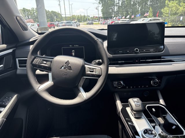 Vehicle image 13 of 14