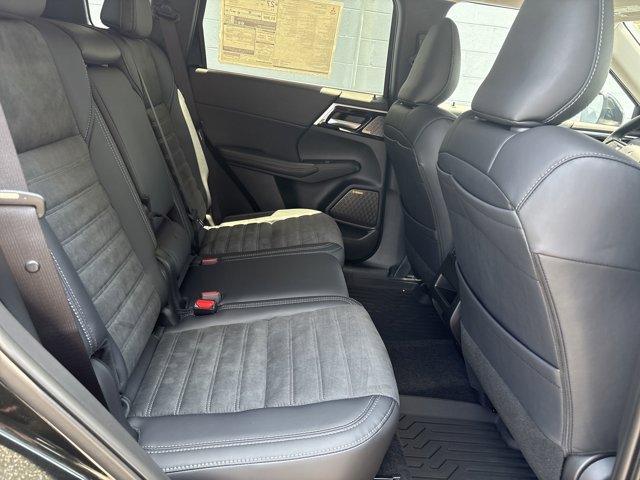 Vehicle image 10 of 14