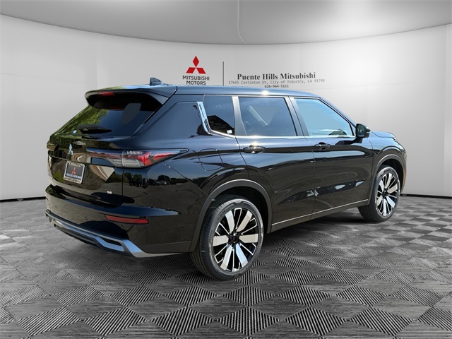 2025 Mitsubishi Outlander SE Image 5 of 35