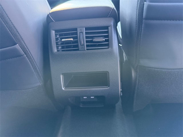 2025 Mitsubishi Outlander SE Image 24 of 35