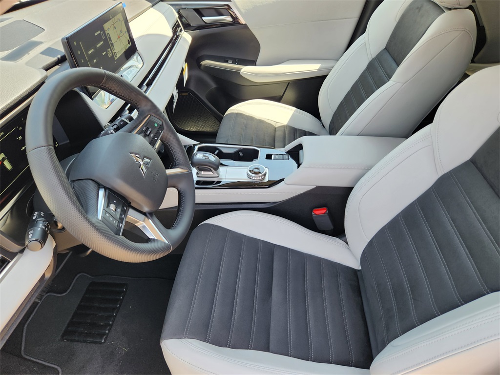 Vehicle image 10 of 22