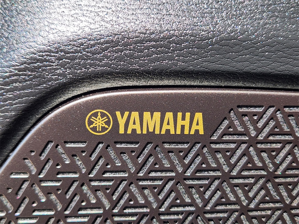 Vehicle image 16 of 22