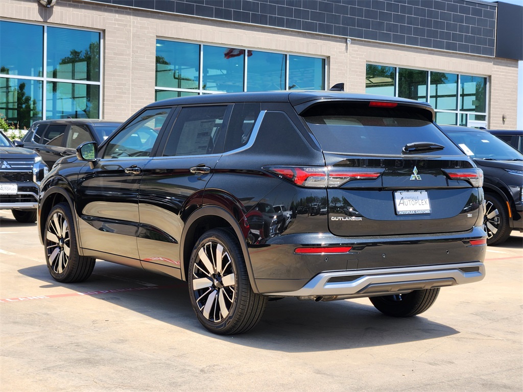 Vehicle image 4 of 22