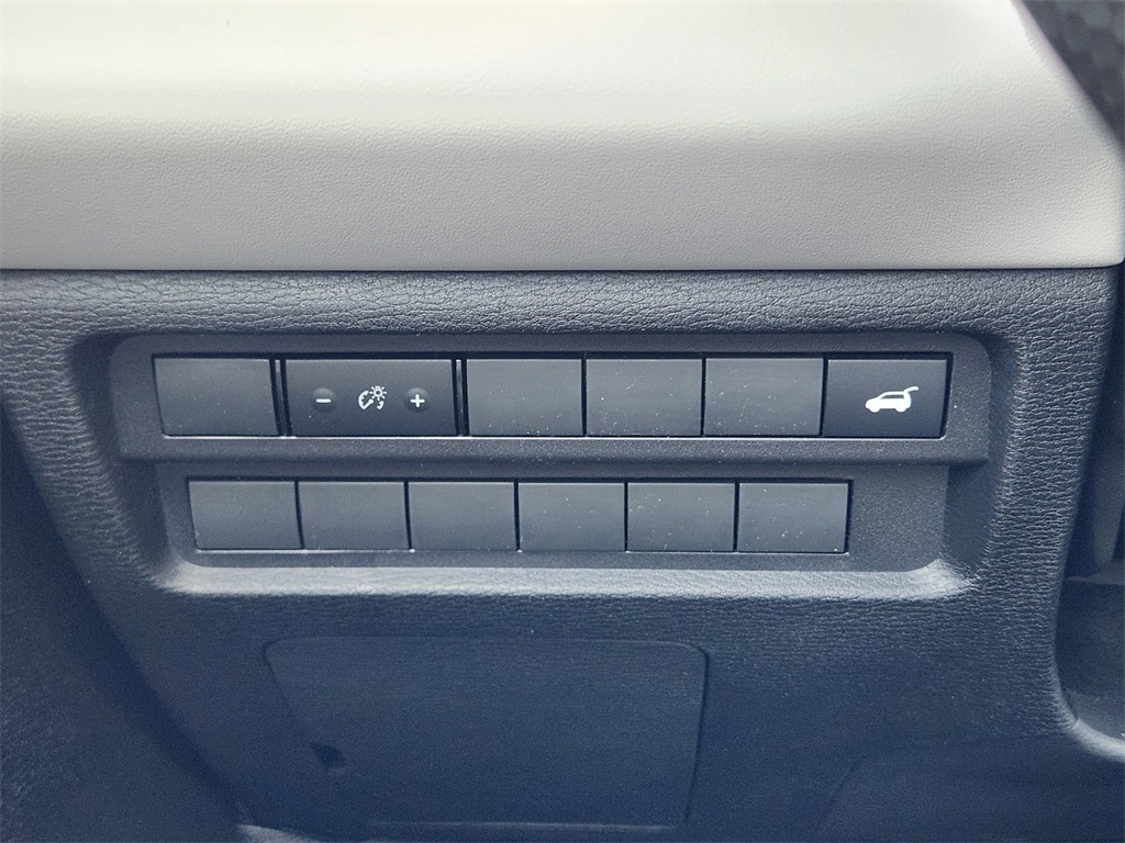 Vehicle image 15 of 22