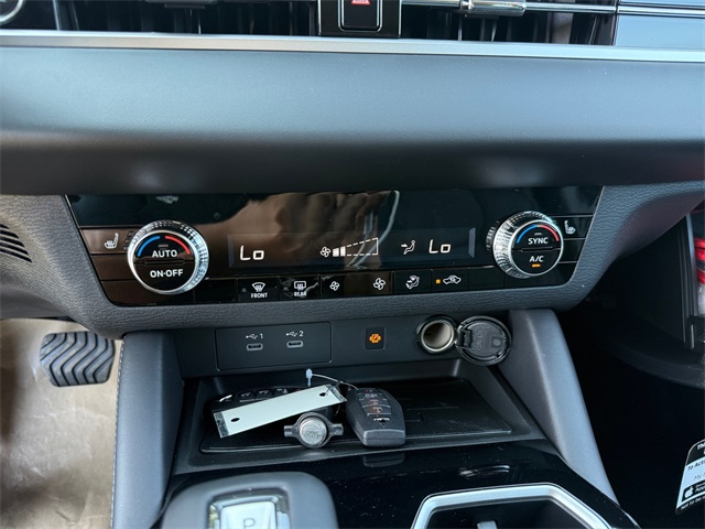 2025 Mitsubishi Outlander SE Image 28 of 33