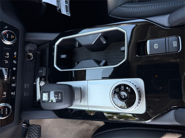 2025 Mitsubishi Outlander SE Image 19 of 33