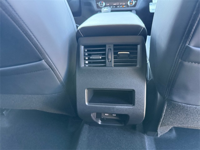 2025 Mitsubishi Outlander SE Image 24 of 33