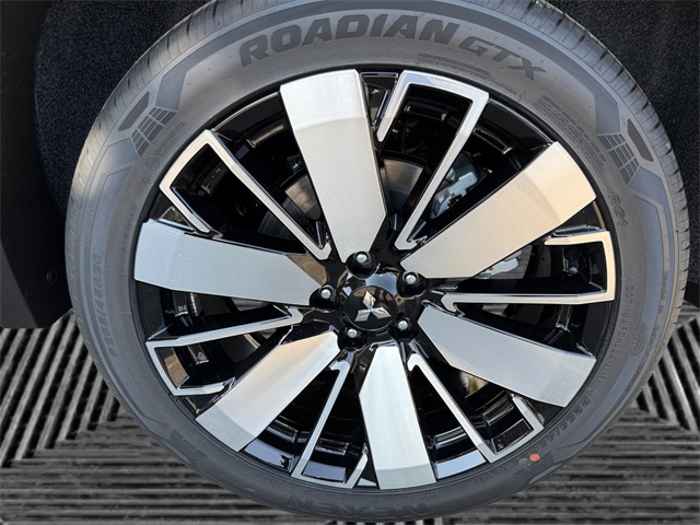 2025 Mitsubishi Outlander SE Image 10 of 33