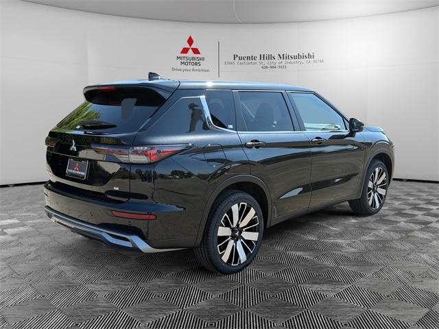 2025 Mitsubishi Outlander SE Image 5 of 33