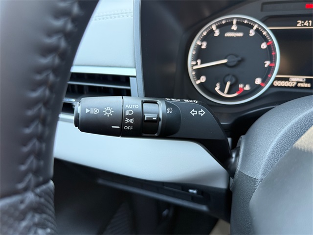 2025 Mitsubishi Outlander SE Image 32 of 35