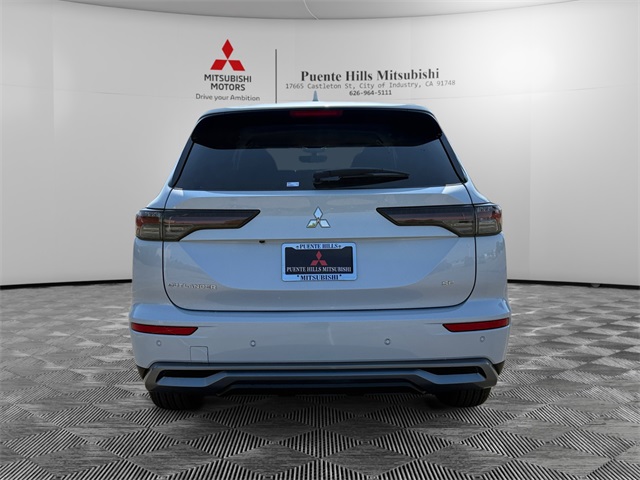 2025 Mitsubishi Outlander SE Image 6 of 35