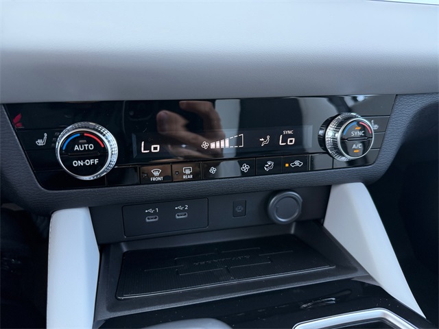 2025 Mitsubishi Outlander SE Image 29 of 35