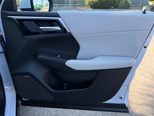 2025 Mitsubishi Outlander SE Image 14 of 35