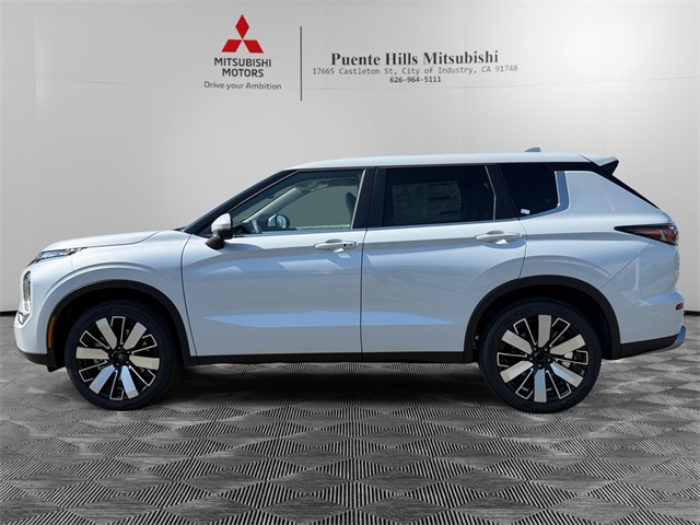 2025 Mitsubishi Outlander SE Image 9 of 35