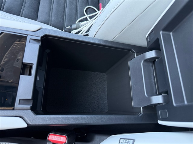 2025 Mitsubishi Outlander SE Image 24 of 35