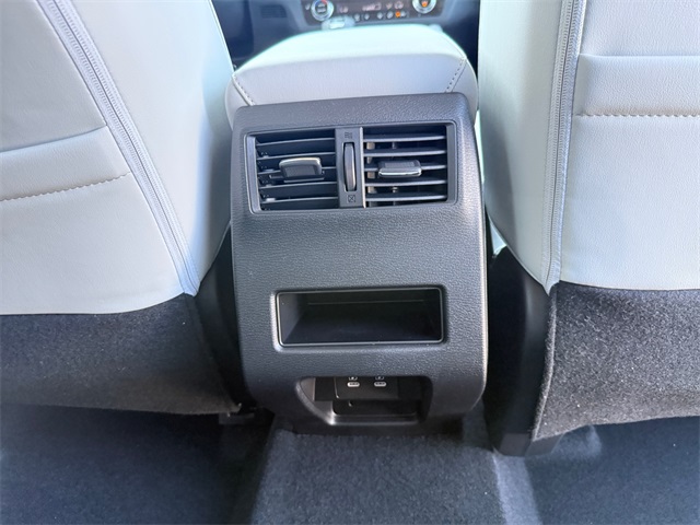 2025 Mitsubishi Outlander SE Image 25 of 35