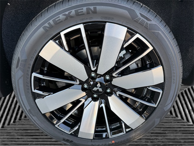 2025 Mitsubishi Outlander SE Image 11 of 35