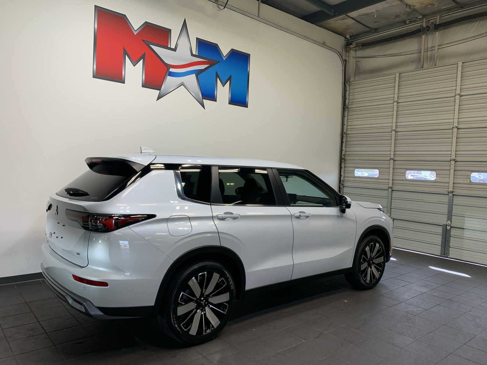 Vehicle image 3 of 10