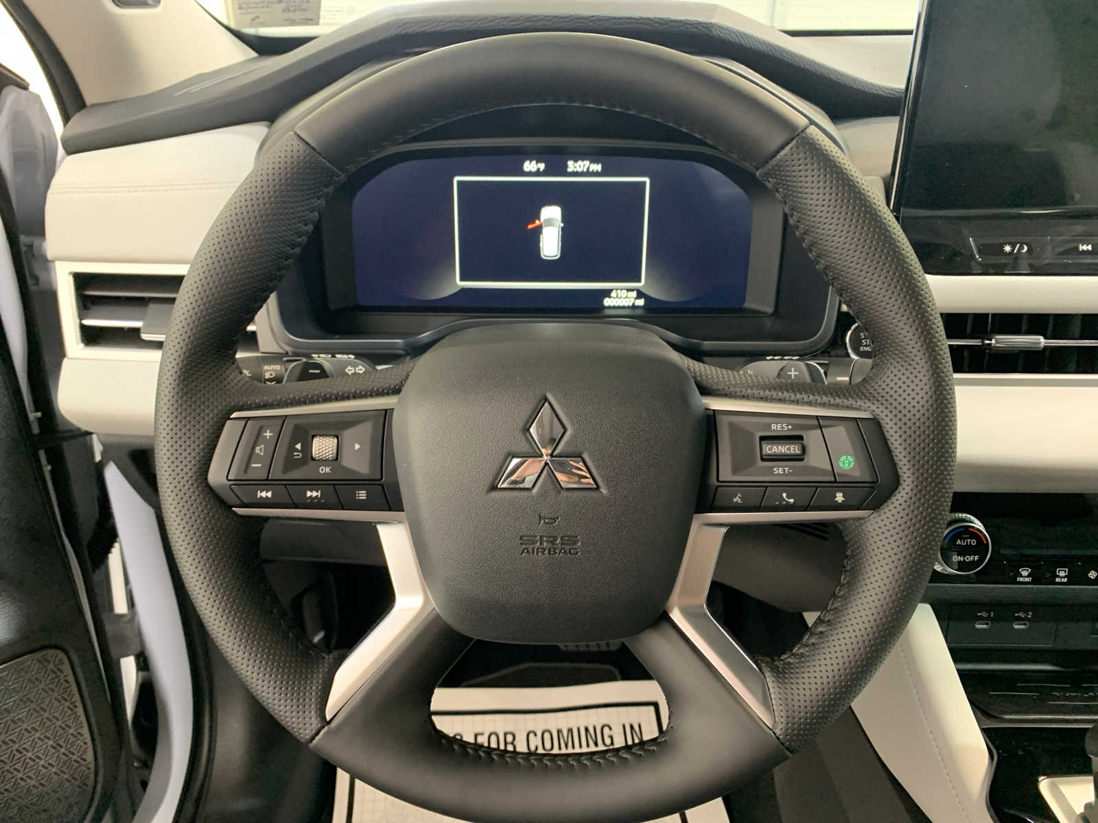 Vehicle image 9 of 10