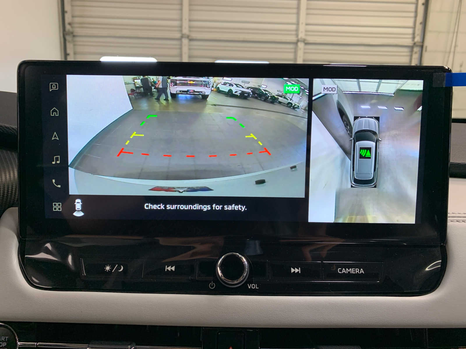 Vehicle image 6 of 10
