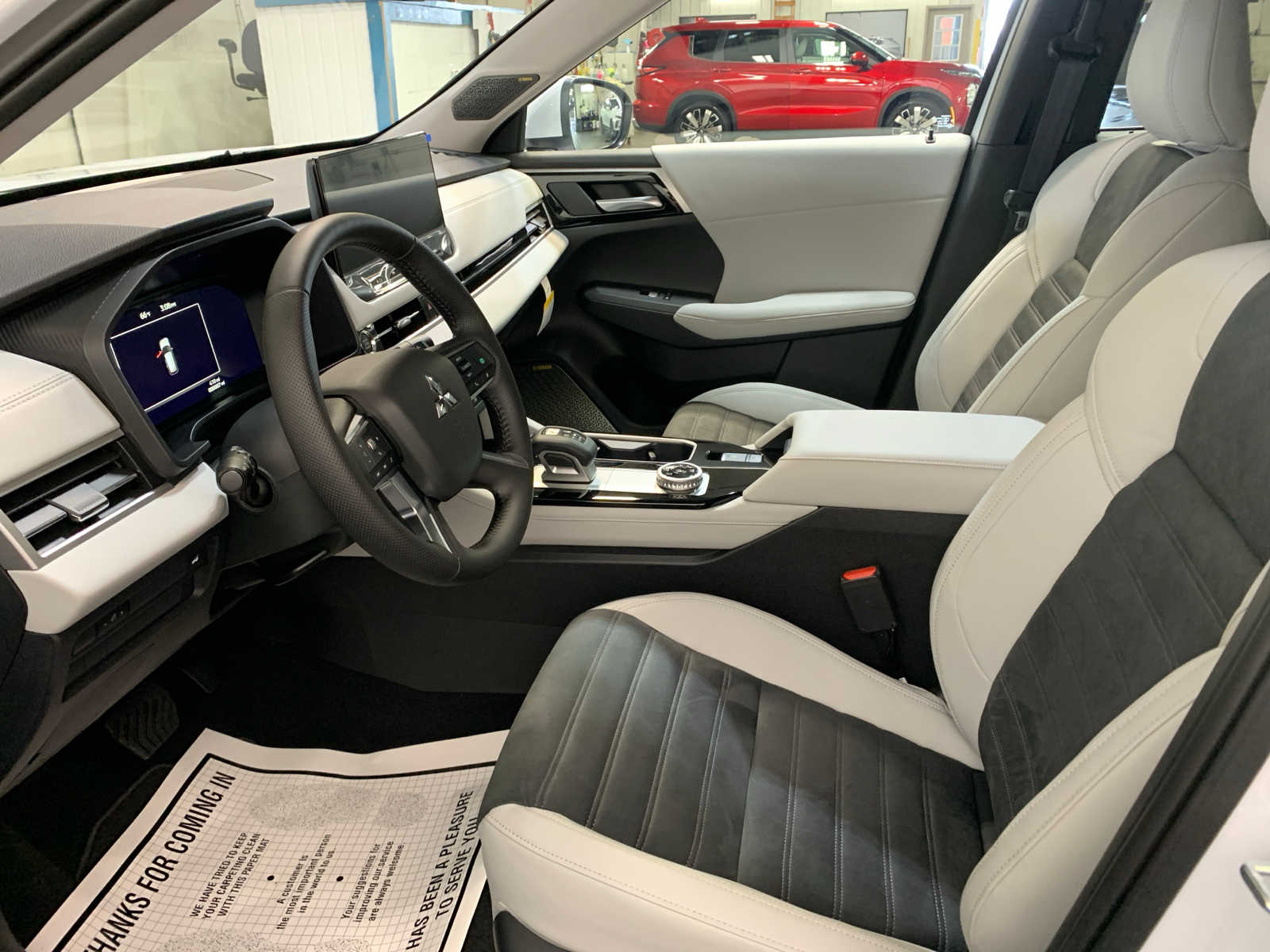 Vehicle image 8 of 10