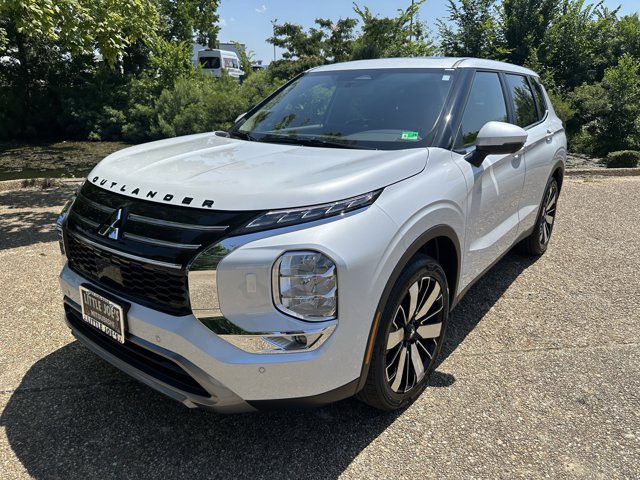 Vehicle image 1 of 14