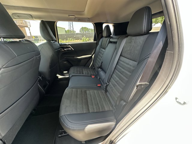 Vehicle image 12 of 14
