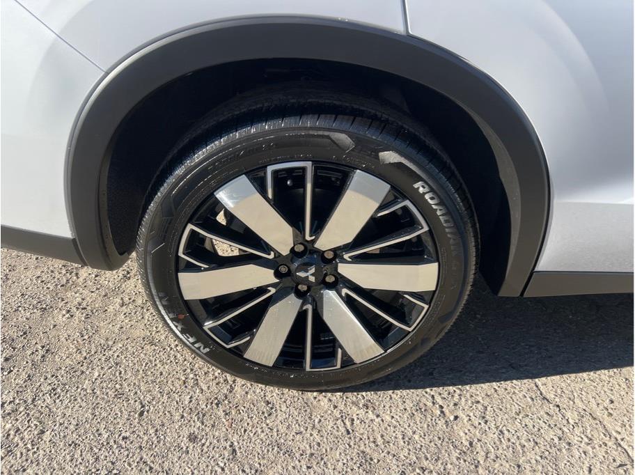 2025 Mitsubishi Outlander SE Image 8 of 23