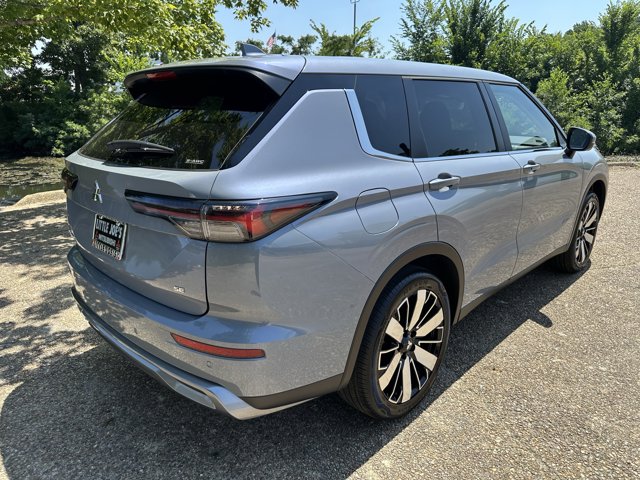 Vehicle image 5 of 14