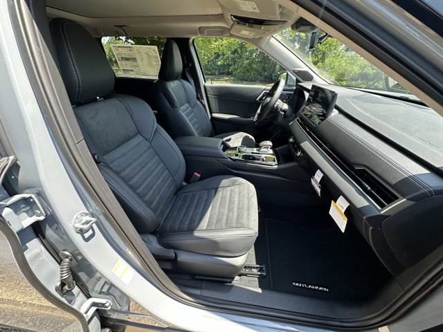 Vehicle image 12 of 14