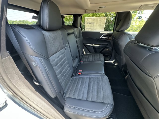 Vehicle image 10 of 14