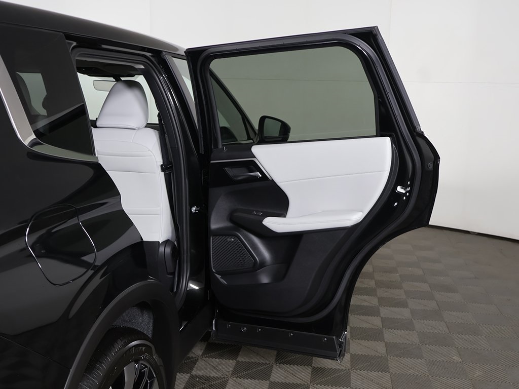 2025 Mitsubishi Outlander SE Image 57 of 57