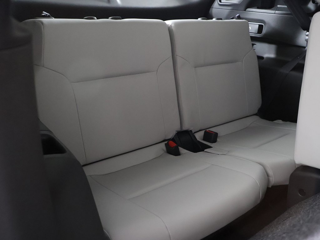 2025 Mitsubishi Outlander SE Image 15 of 57